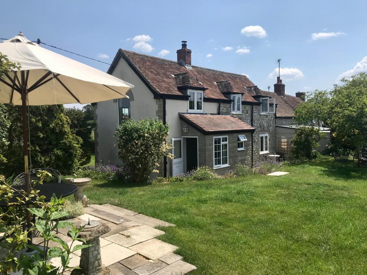 Charming Modernized Country Cottage Near Mere, Wiltshire Mere  Bagian luar foto