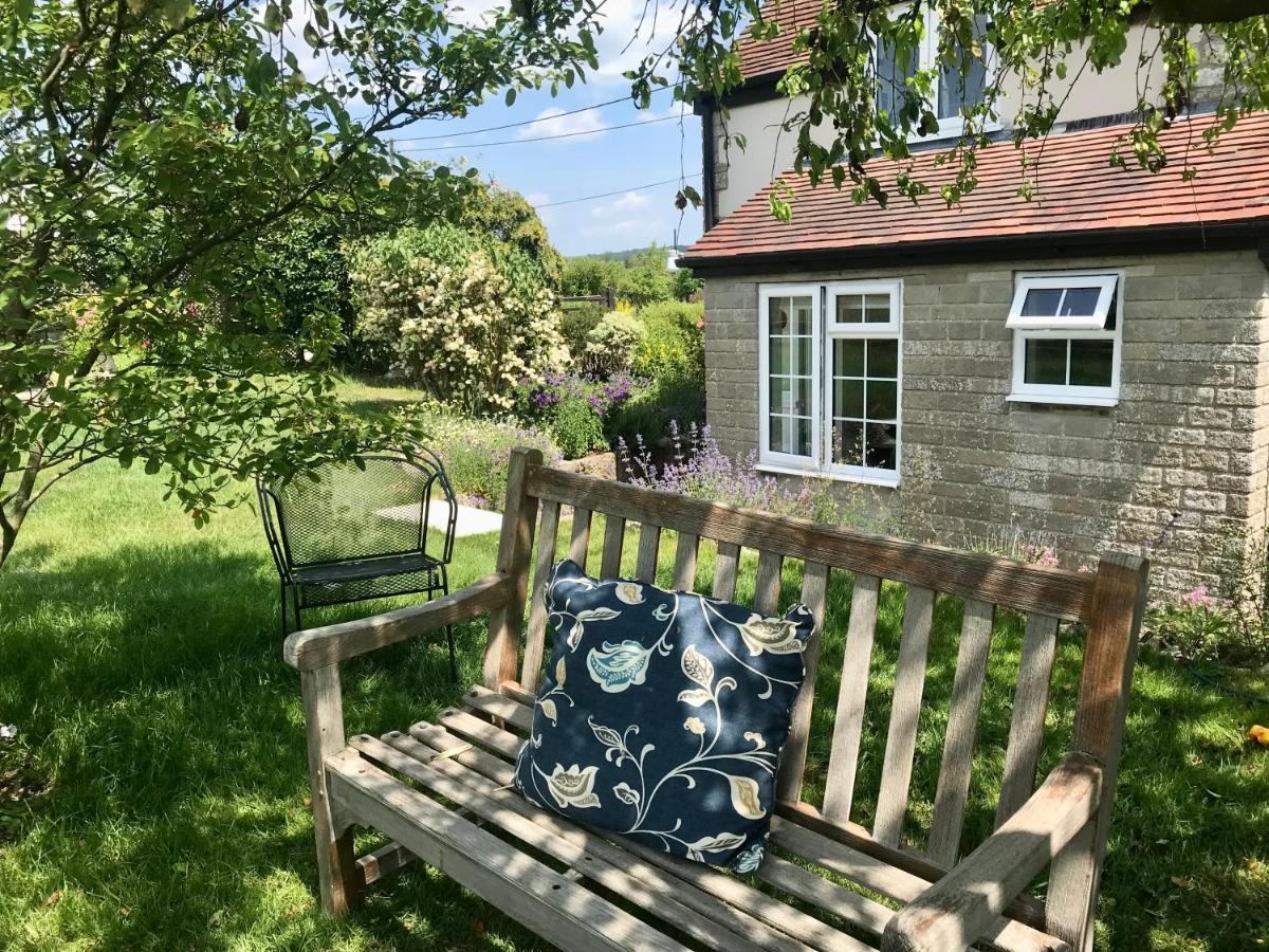 Charming Modernized Country Cottage Near Mere, Wiltshire Mere  Bagian luar foto