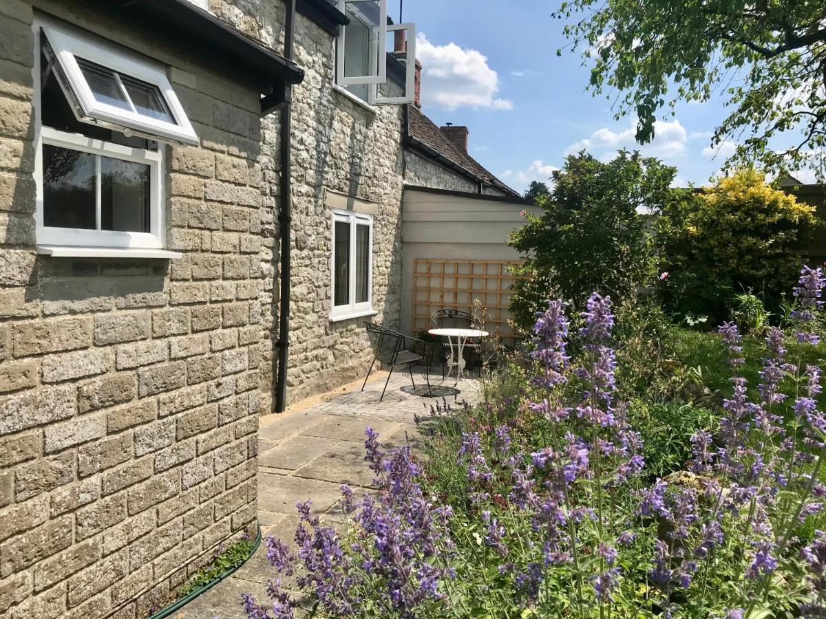 Charming Modernized Country Cottage Near Mere, Wiltshire Mere  Bagian luar foto